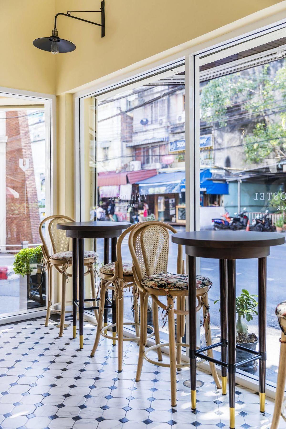 Vivit Hostel Bangkok Exterior foto